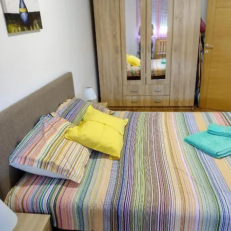 Dana * 索科矿泉村